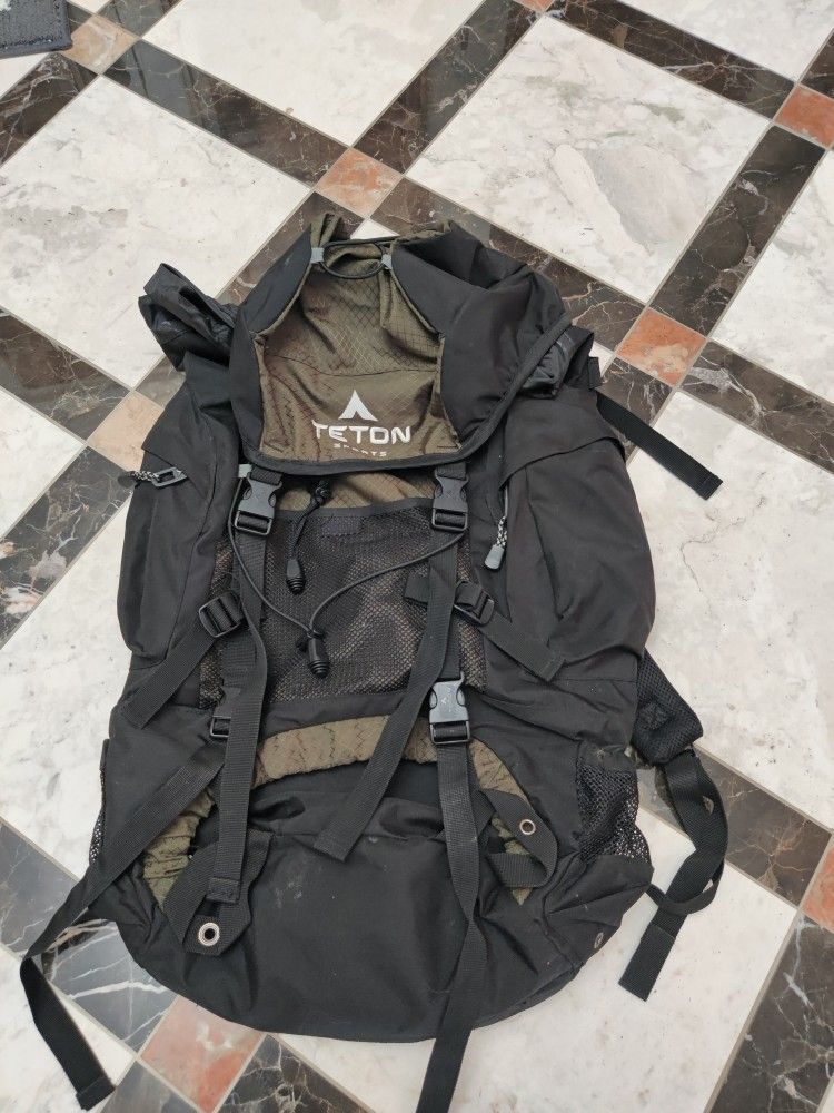 Teton Scout 3400 Hiking Backpack With Rain Cover