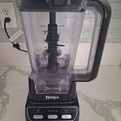 Ninja SmoothieiQ Blender