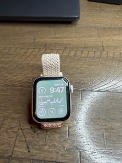 Apple Watch SE (GPS) (2nd Generation) 40mm Case - Aluminum
