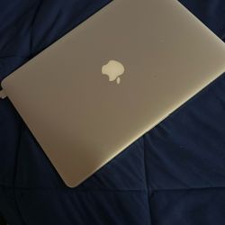 Apple Mac Laptop