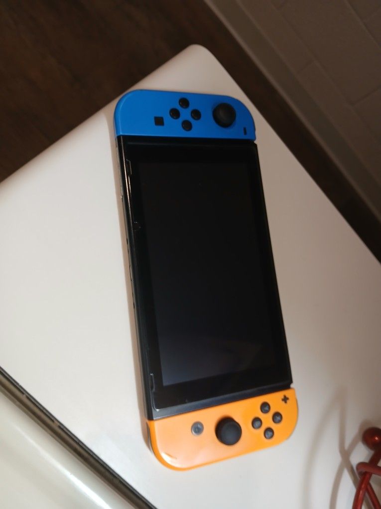 Nintendo Switch - Fortnite Edition