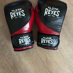 Cleto Reyes Velcro Bag Gloves