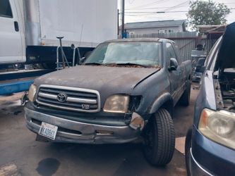 2000 Toyota Tundra For Parts
