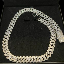 15mm Vvs D Color Moissainte Cuban Link 