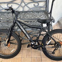 Ozark Trail Glide Black Bike