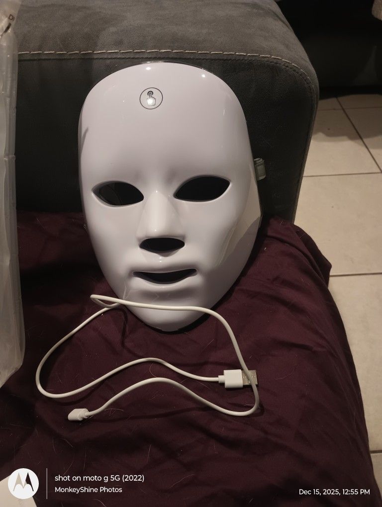Facial Beauty Treatment Mask ( LED Charged)