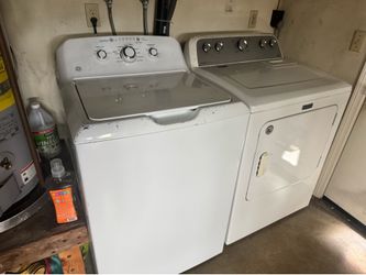 GE Top-Load Washer + Maytag Bravos Electric Dryer — Working Set
