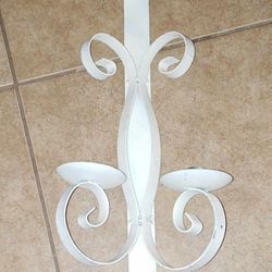 VINTAGE ORNATE WHITE METAL DOUBLE CANDLE HOLDER WALL SCONCE DECOR DISPLAY