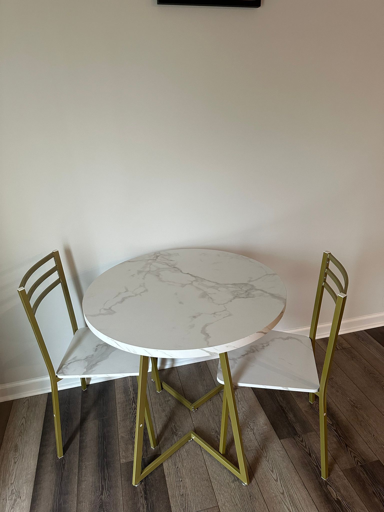 Round Dining Table