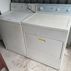 Whirlpool Washer & Gas Dryer