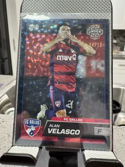 Alan Velasco - Topps 22 Unser 4/10