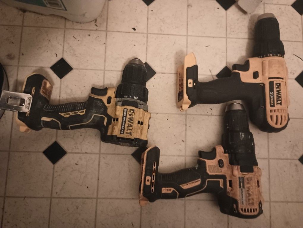 3 DeWalt Drills 35$ Each Tool Only