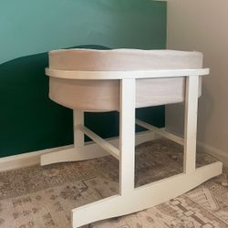 Monte Design Rockwell Minimalist Rocking Bassinet