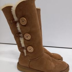 UGG Bailey Button