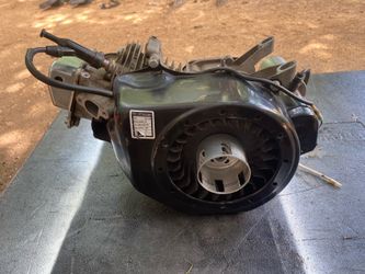 MOTOR PARA MINI BIKE O GO KART  LE FALTA EL CARBURADOR Y MOFLE Y EL JALADOR PARA PRENDERLO
