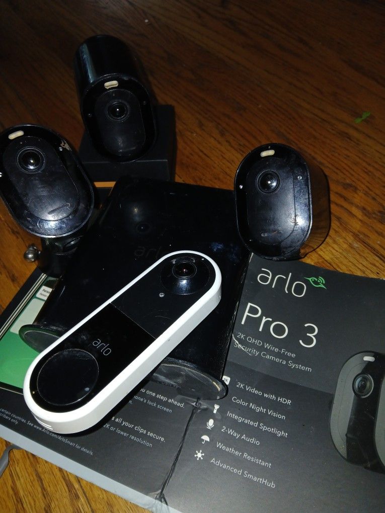 Arlo PRO 3 SECURITY CAMERAS and Door Cam!