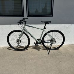 Fuji Absolute 1.7 Commuter Bike