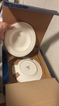 Mikasa five peice dinner set