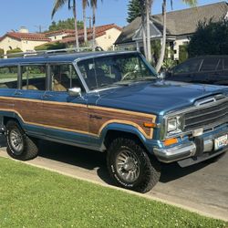 1986 Jeep Grand Wagoneer 