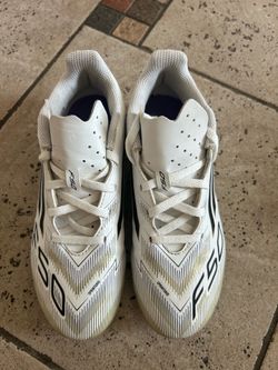 Like new Adidas F50 kids soccer cleats size 2.5