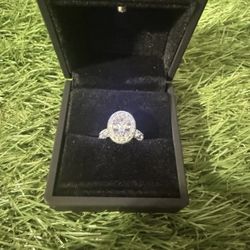 Custom Diamond Engagement Ring