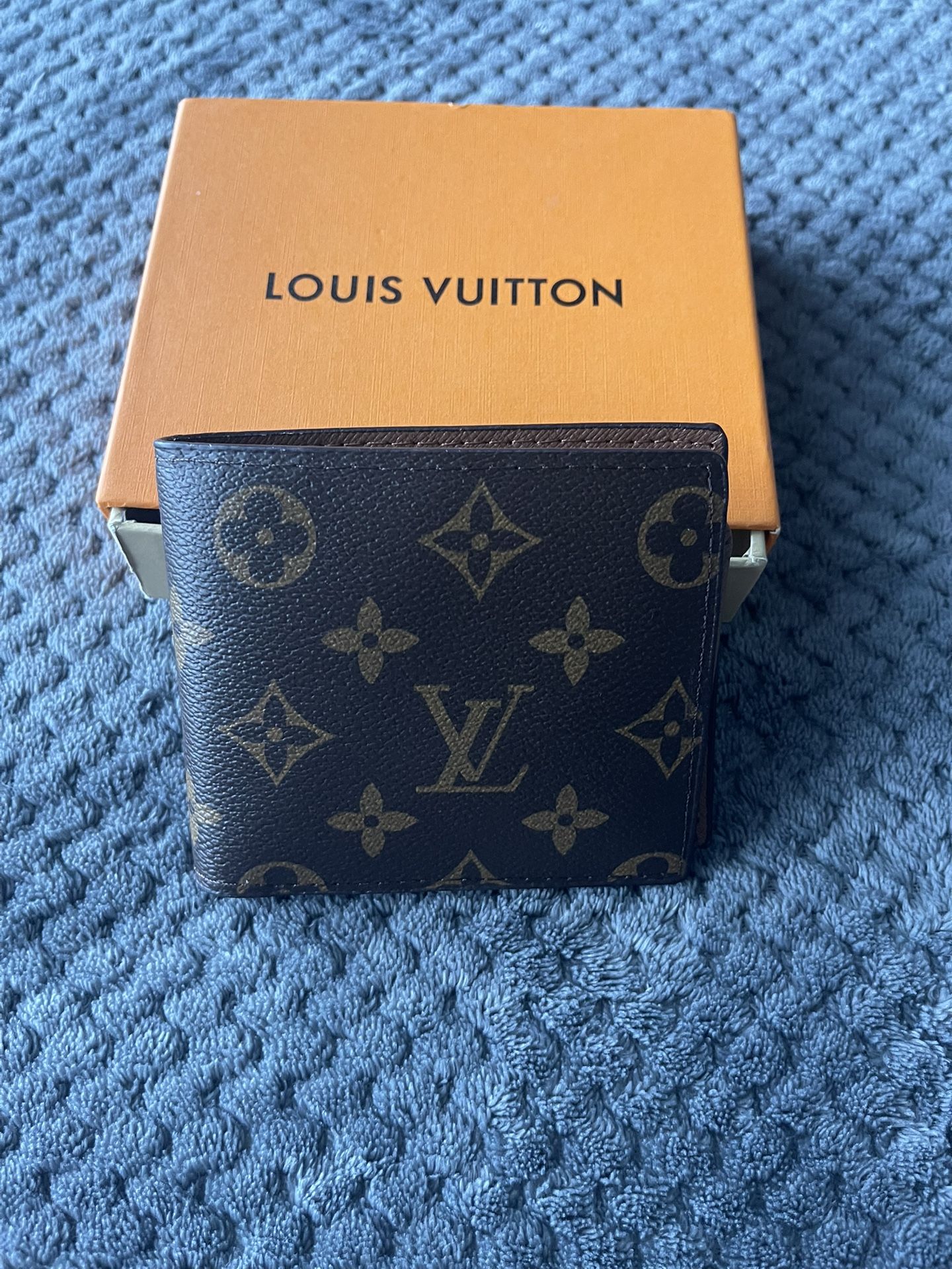 Louis Vuttion Mens Wallet