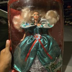 Barbie 1995 Happy Holiday Special Edition Doll