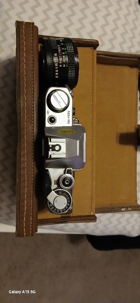 Vintage Polaroid CAMERA
