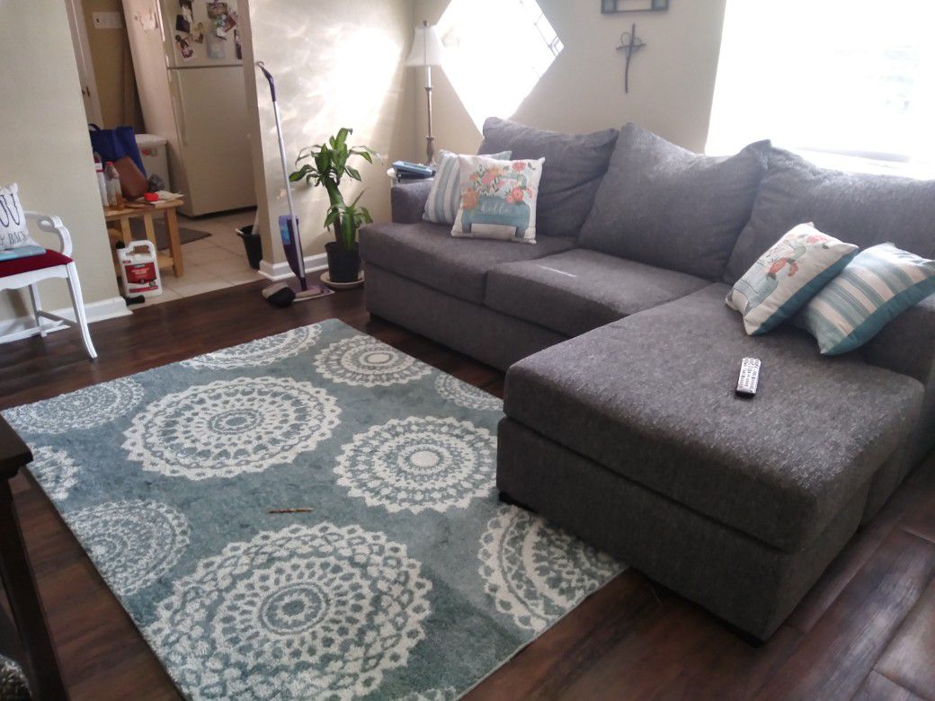 Gray Broyhill Couch (contact info removed)