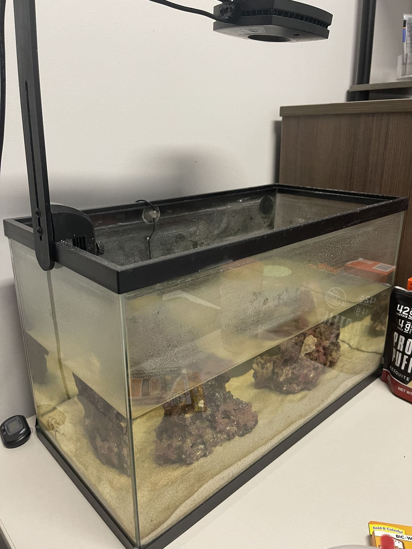 10gal Aquarium + Fiji Pinks Sand + Live Rock