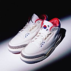 Air Jordan 3 Seoul 2.0 Size 11 Men’s 