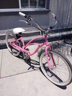 Women's 26" pink Electra 7 speed beach cruiser