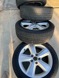 Toyota / wheels and tires