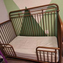 Little Seeds Monarch Hill Ivy Metal crib changing table Gold