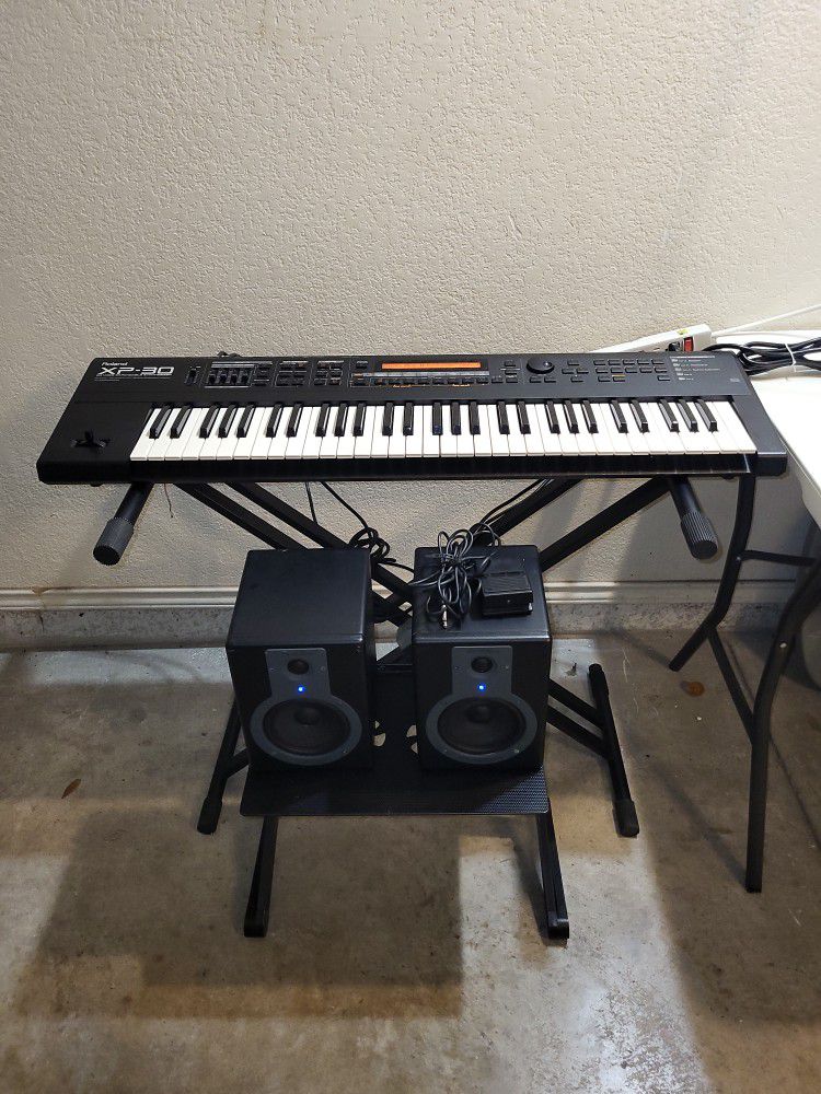 Roland Xp-30 Voice Synthesizer