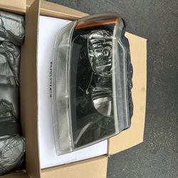 2004 Jeep Grand Cherokee OEM Headlights 