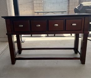 Entry way table