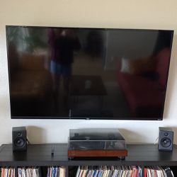 TCL ROKU TV 49” 175$ Wall Mount Included 