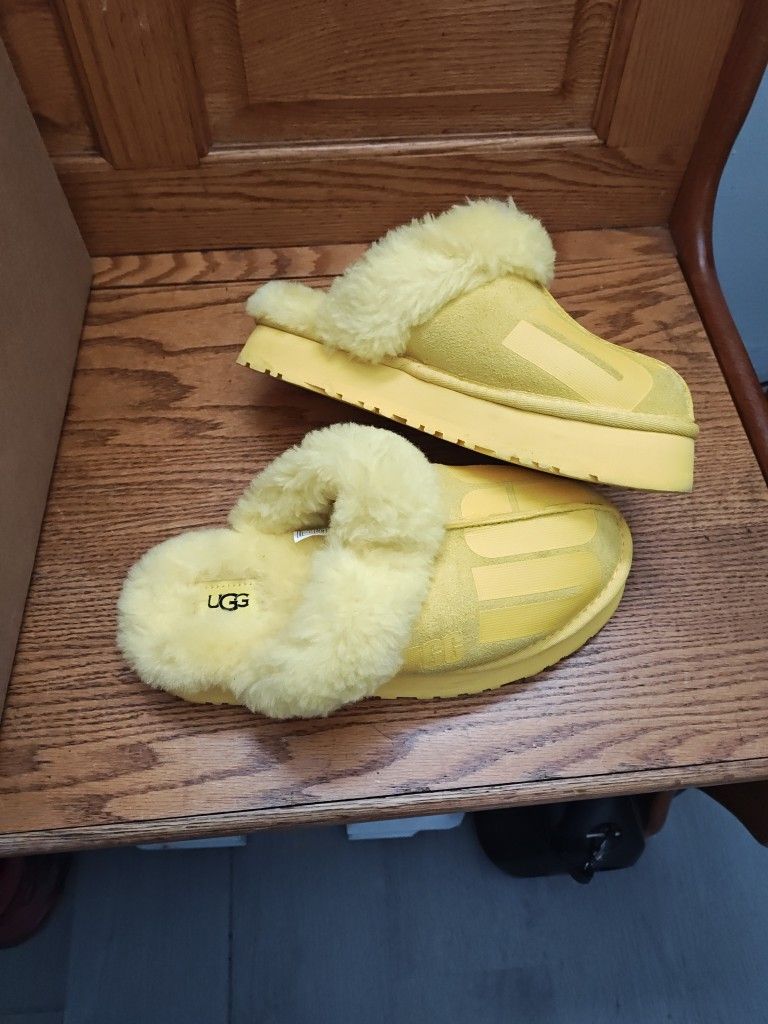 Ugg Slides
