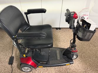 Elite GoGo electric moble scooter w/ brand new battery