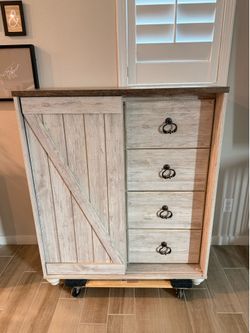Dresser