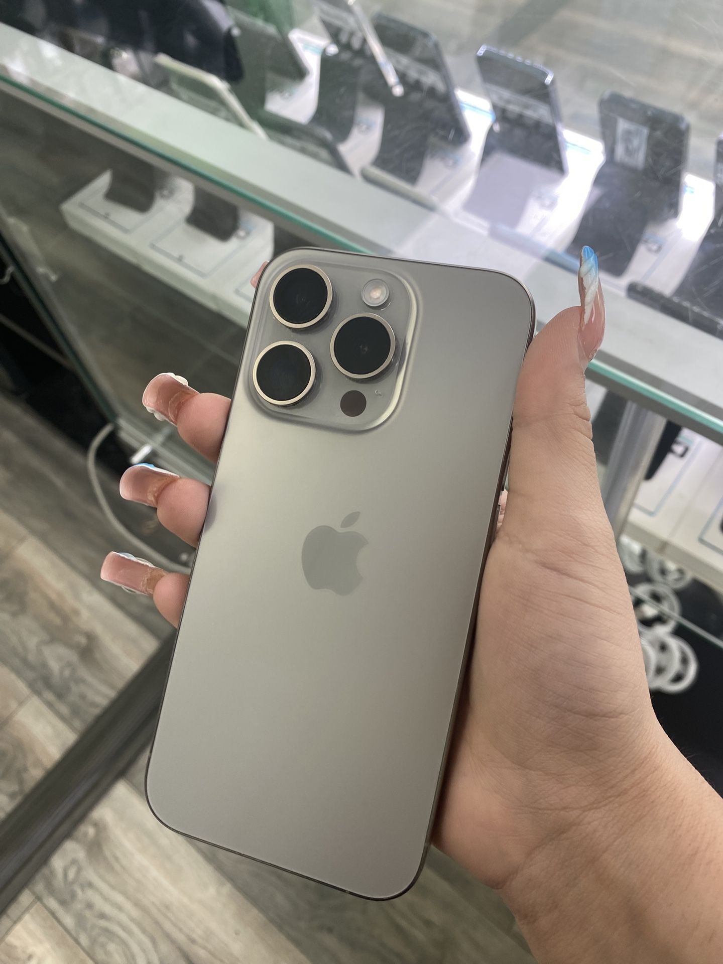 IPHONE 15 PRO