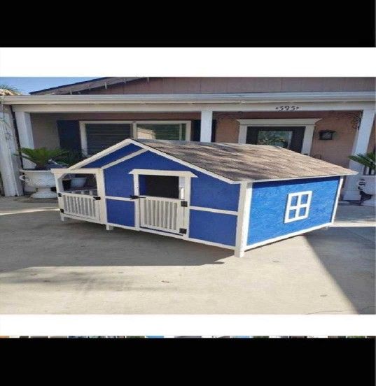 country seat Custom-Made Dog Houses - Designed for Your Pet's Unique Needs