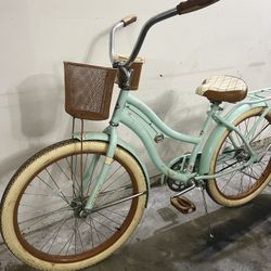 Woman’s beach Cruiser (Turquoise)