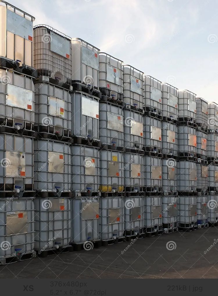 Water Tank ๐ฆ Metal Caged 330 Gallons 275 Gallons Had ๐ Used Once