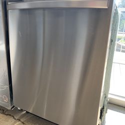 Samsung Dishwasher Working Perfectly 4 Months Warranty ,