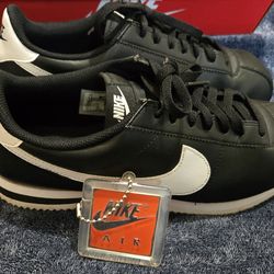 Nike Cortez Black 9.5