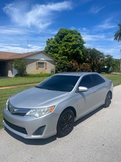 2014 TOYOTA CAMRY CLEAN CARFAX EXCELLENT