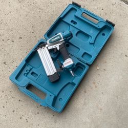 Makita nail Gun