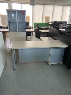 Desk l shape modern 60”x60”